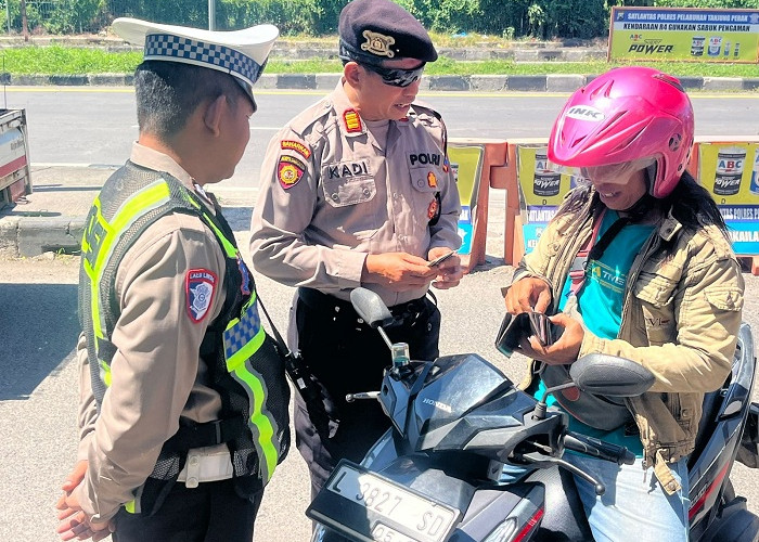Perketat Keamanan Pintu Masuk Surabaya, Polisi Gelar Operasi Gabungan di Suramadu 