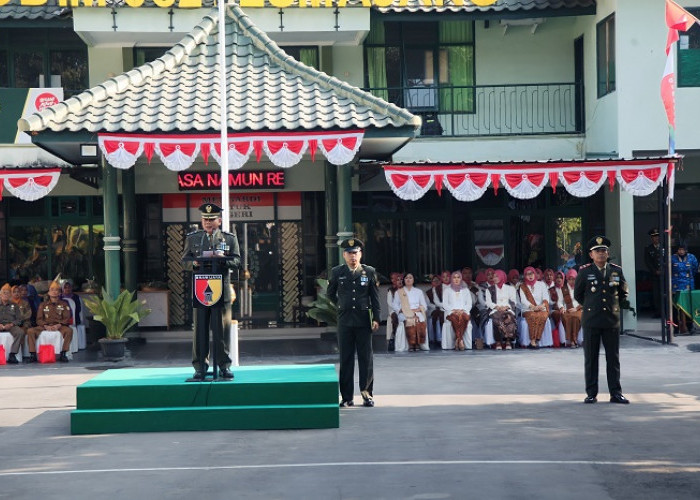 HUT TNI Ke-81, Kasdim 0821/Lumajang Pimpin Upacara dan Bagikan Sembako