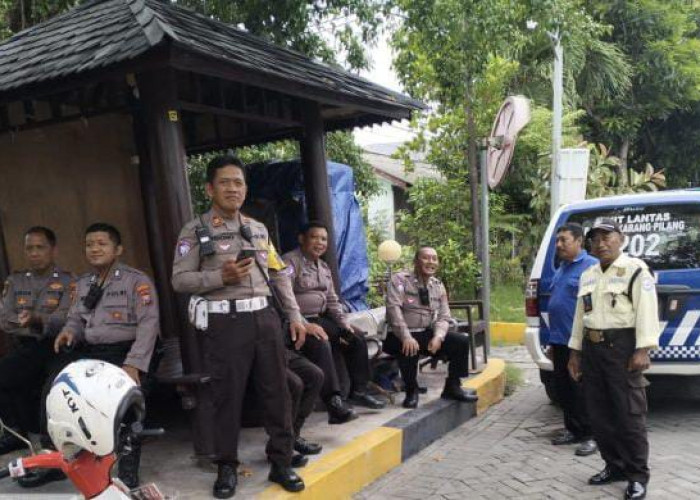 Polsek Karangpilang Jalin Sinergi dengan Warga Tingkatkan Kewaspadaan Bersama