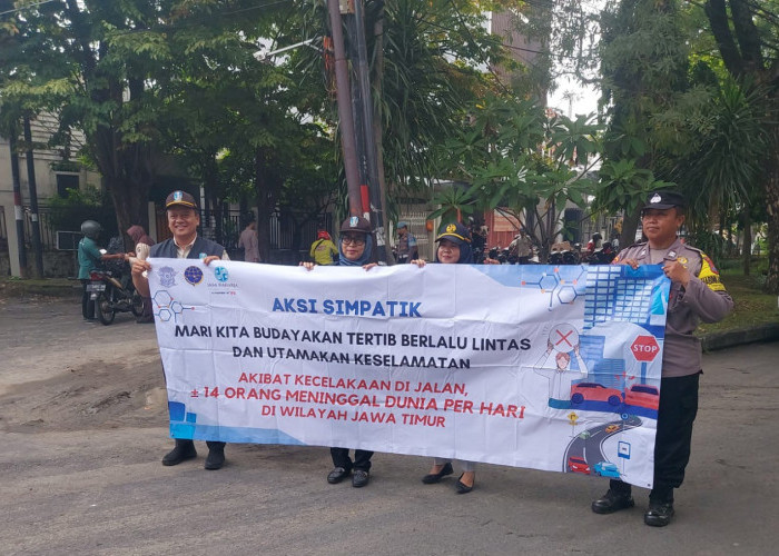 Sinergi Polsek Sukomanunggal dan Dispenda Jatim Gelar Operasi Simpatik di Kupang Jaya