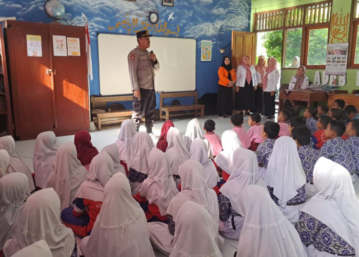 Panit Binmas Polsek Padangan Beri Penyuluhan Anti Bullying dan Tertib Berlalulintas di SDN 02 Sidorejo