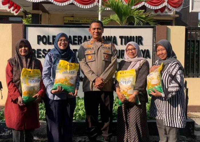 Polsek Rungkut Bersinergi dengan Bulog, Ratusan Warga Antusias Serbu Gerakan Pangan Murah