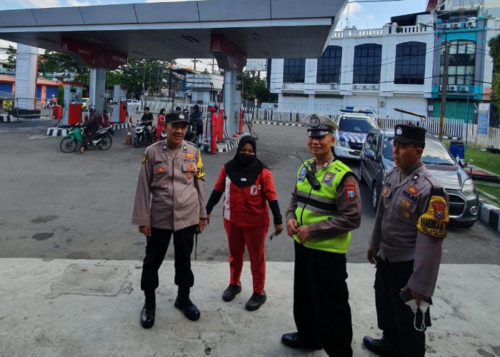 Jaga Kondusifitas Wilayah, Polsek Rungkut Gelar Patroli Dialogis di SPBU