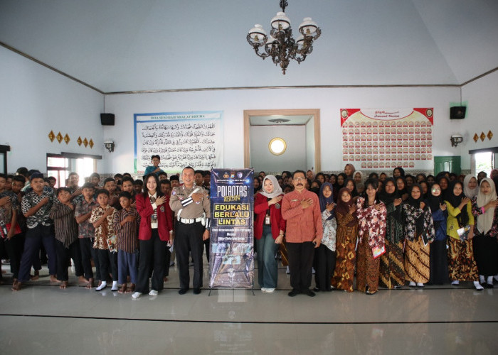 Polres Blitar Sosialisasi Anti-Bullying di SMPN 1 Garum