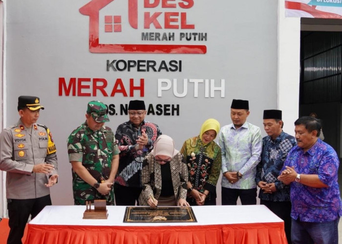 Dandim Bojonegoro bersama Wabup Dampingi Wamenkop Resmikan KDKMP Ngraseh