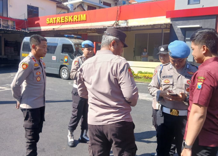 Pastikan Layanan Prima, Wakapolres Jember Cek Kesiapan Anggota hingga Ruang SPKT