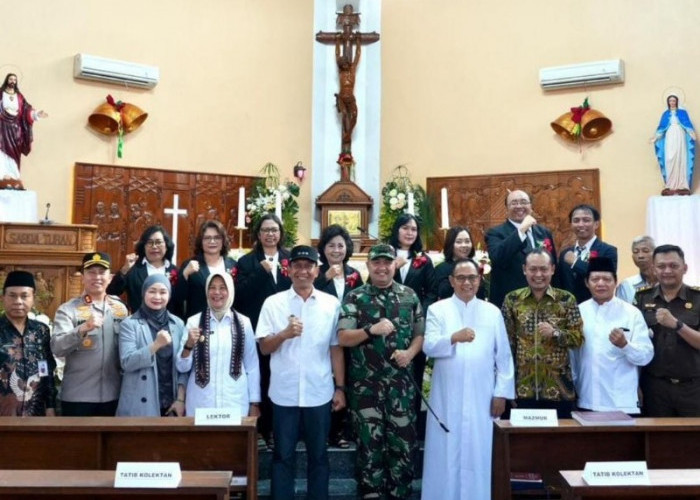 Forkopimda Bojonegoro Kunjungi Gereja Sampaikan Ucapan Natal Tegaskan Semangat Damai dan Toleransi