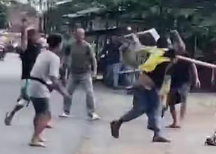 Dikira Maling, ODGJ di Tulungagung Dikeroyok Warga