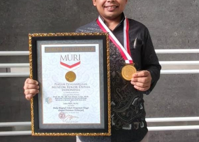 Cetak Rekor MURI di Usia Muda, Karya Atho'Illah Pemuda Lumajang  Diapresiasi Guru Besar hingga Tokoh Nasional