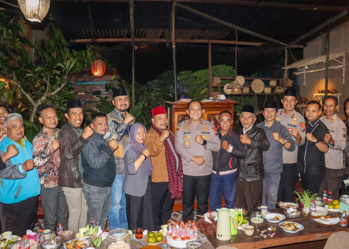 Jagongan Kamtibmas, Kapolres Lumajang Tatap Muka dengan Para Kades se-Kecamatan Senduro