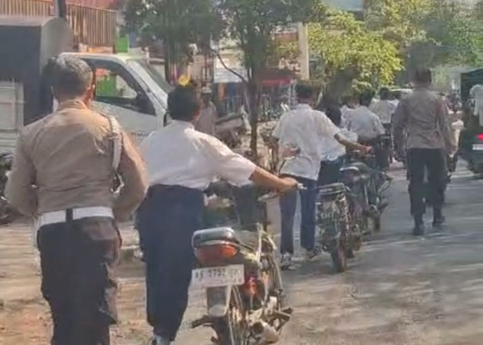 Operasi Knalpot Brong di Bulan Suro, Polisi Ngawi Amankan Puluhan Sepeda Motor di Widodaren 