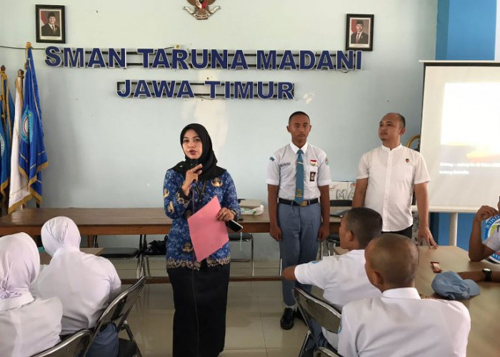 Polres Pasuruan Gandeng BNNK Gelar Tes Urine dan Penyuluhan Bahaya Narkoba di Sekolah