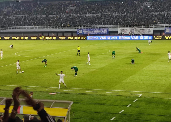 Tumbangkan Persis 2-1, Malik Risaldi Bawa Persebaya ke Posisi 2