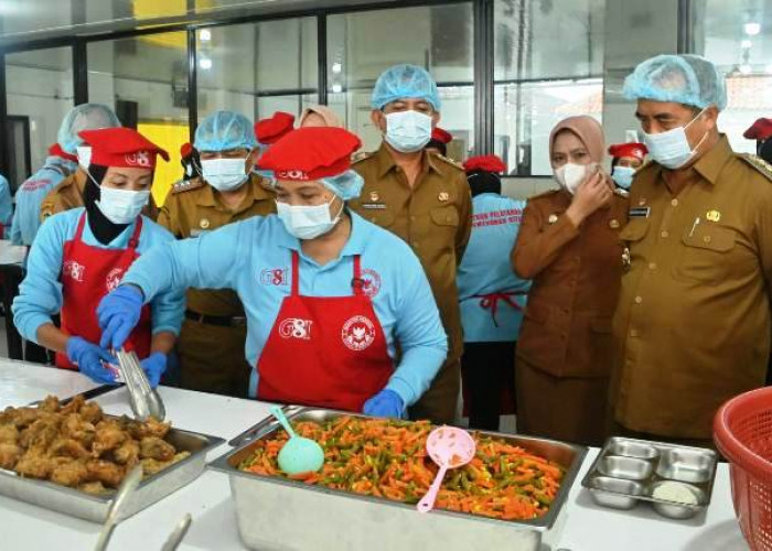 Madiun Luncurkan Program Makan Bergizi Gratis, Anak Sekolah Sambut Antusias