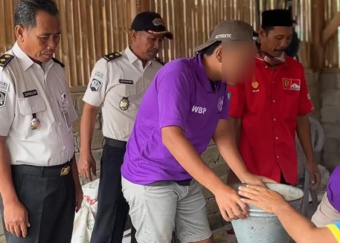 Warga Binaan Lapas Arjasa Produksi Pakan Ayam dan Kelola Peternakan