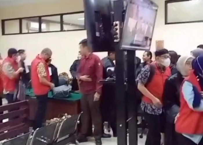 Lima Terdakwa Kasus Korupsi Pengerukan Kolam Pelindo Lolos Bayar Uang Pengganti