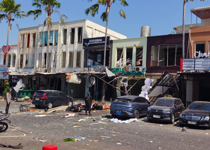 BREAKING NEWS: Ledakan Keras Guncang Ruko Perumahan San Antonio Mulyorejo Surabaya