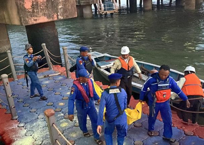 Lansia Ditemukan Tewas Mengapung di Perairan Dermaga Petrokimia Gresik