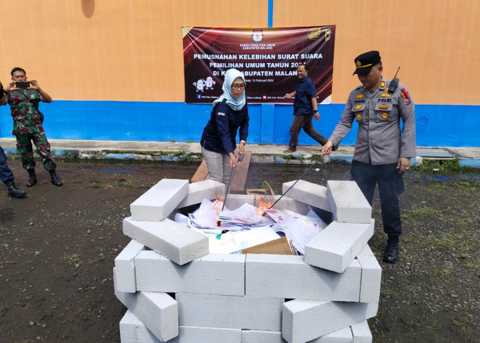 KPU Kabupaten Malang Musnahkan Kelebihan Surat Suara Pemilu 2024