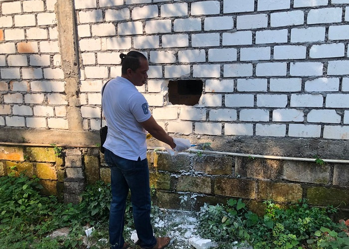 Maling Jebol Tembok Toko di Lowayu Gresik, Gasak Ratusan Bungkus Rokok dan Uang Belasan Juta Rupiah