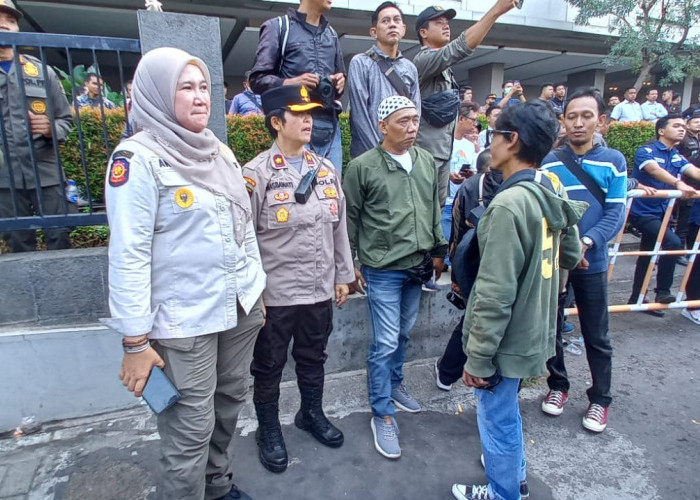 Polsek Dukuh Pakis Hadir Amankan Pengambilalihan Aset Pemkot Surabaya