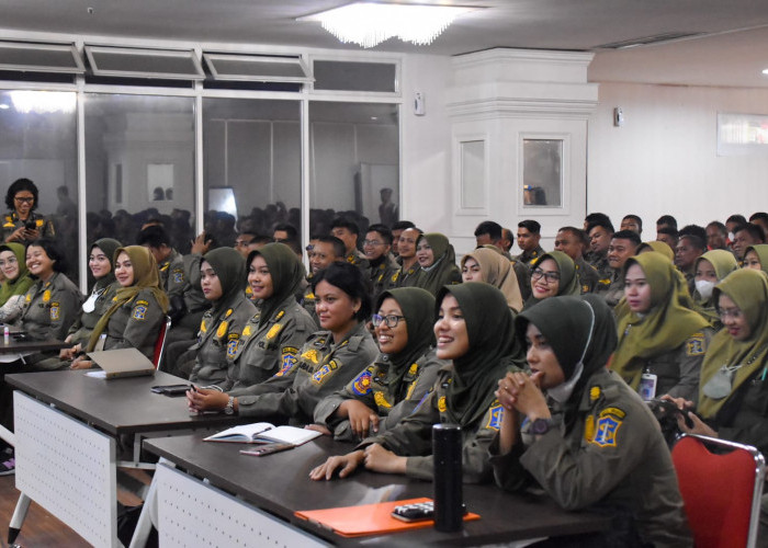 Anggota Satpol PP Surabaya Ikuti Pelatihan Komunikasi dan Safeguarding