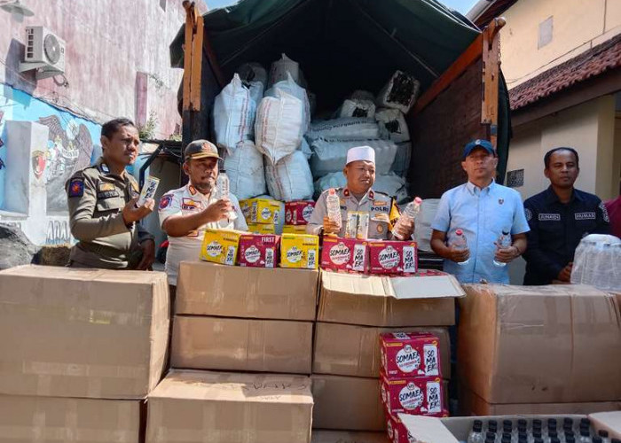 Polisi Gagalkan Pengiriman Miras Arak Bali