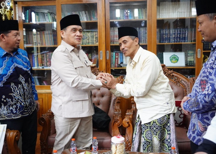 Wamenag Jenguk Santri Korban Dugaan Keracunan MBG, Minta Investigasi Menyeluruh