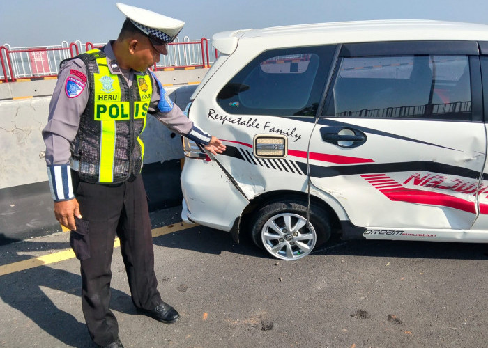 Avanza Seruduk Ekor Truk Tronton di Suramadu, Sopir Diduga Mengantuk