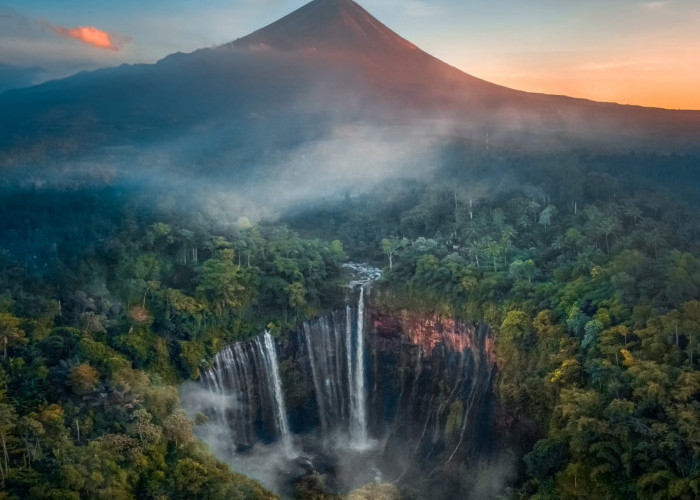 Wisatawan Belanda Jelajahi Keindahan Lumajang, Sebut Mirip Swiss