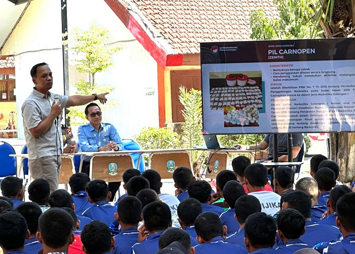 Cegah Terpapar Narkoba, Satreskoba Polres Lamongan Edukasi 300 Pelajar SMAN 1 Ngimbang 
