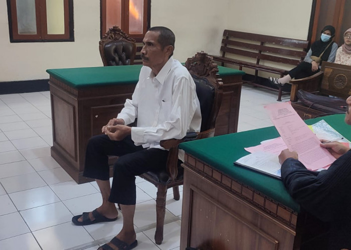 Curi HP Usai Antar Cucu Sekolah, Warga Kalibokor Jadi Pesakitan di PN Surabaya
