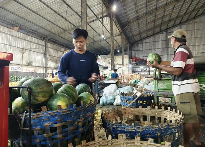 Digugat ke PTUN, Pemkot Surabaya Didesak Batalkan Rencana Segel Pasar Buah Tanjungsari