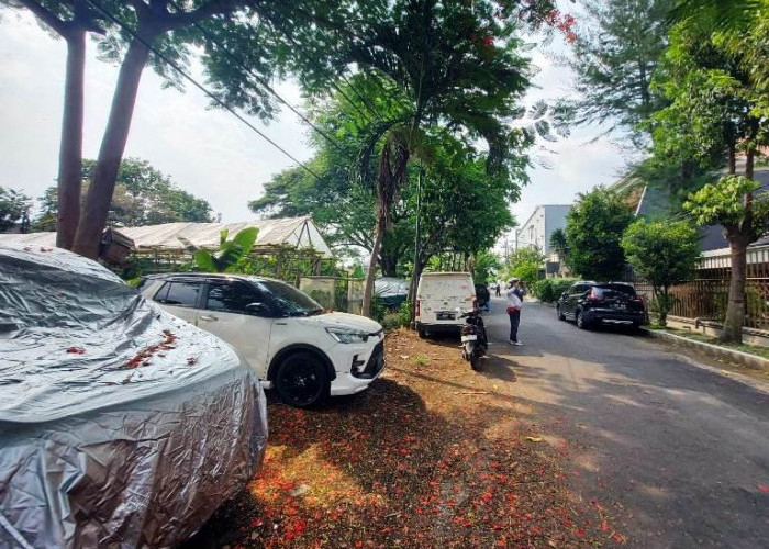 Warga Mojo Protes Fasum Dharmahusada Selatan Jadi Parkir Pengunjung Depot Bu Rudy