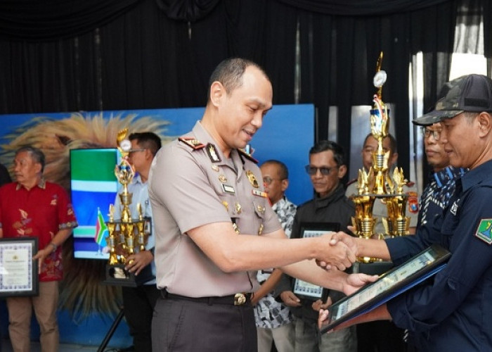 Kapolresta Malang Kota Beri Penghargaan kepada 48 Juara Satkamling 2026