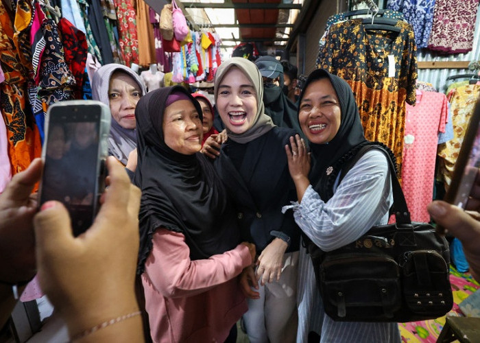 Istri Ganjar Pranowo Blusukan ke Pasar Tradisional di Madiun