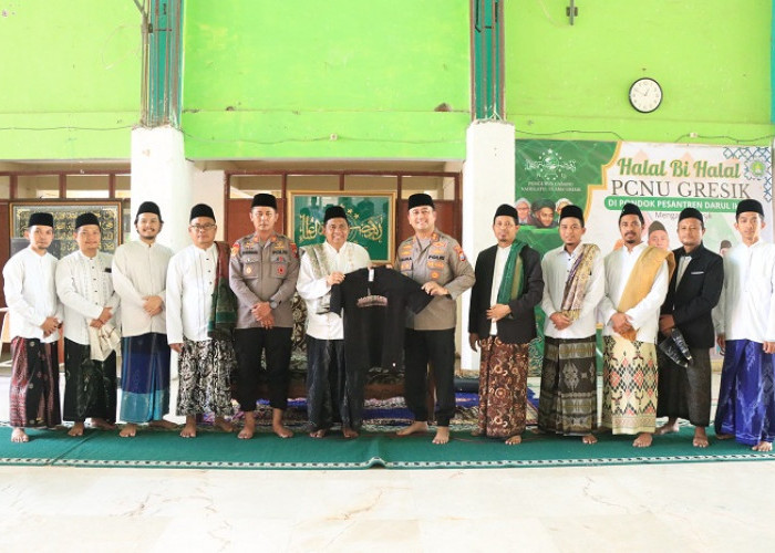 Safari Jumat Polres Gresik, Kapolres Ajak Santri Jauhi Narkoba dan Bijak Bermedia Sosial