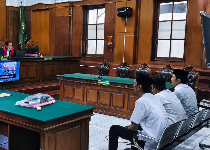 Maling Motor Surabaya Pakai Kunci 'Sakti' Bobol Gembok Pagar