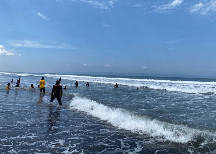 Abaikan Peringatan, Bocah 11 Tahun Tergulung Ombak Ganas Pantai Paseban