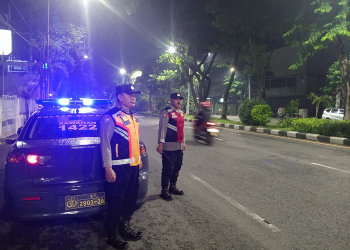 Cegah Kejahatan Malam, Polsek Sawahan Patroli Blue Light Tingkatkan Keamanan Kota