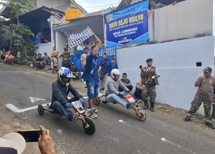 Unik! Uji Nyali Lomba Sepeda Kayu Gelindingan Tanpa Rem