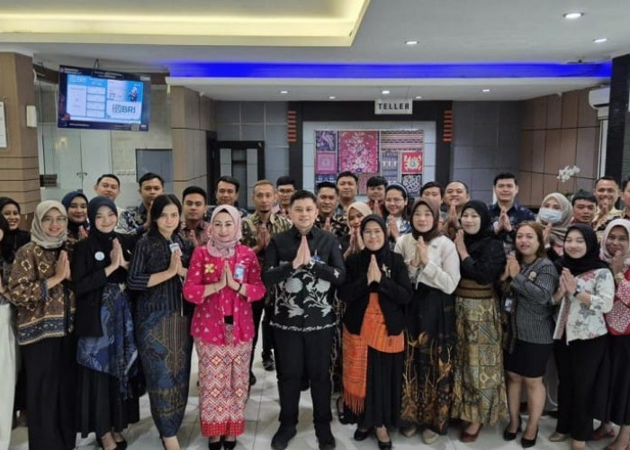 Sambut Hari Pelanggan Nasional 2026, Manajemen BRI Surabaya Jemursari Sapa Nasabah