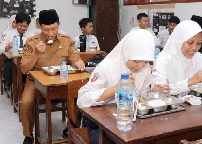 Wali Kota Pasuruan Tinjau Pelaksanaan Program Makan Bergizi Gratis