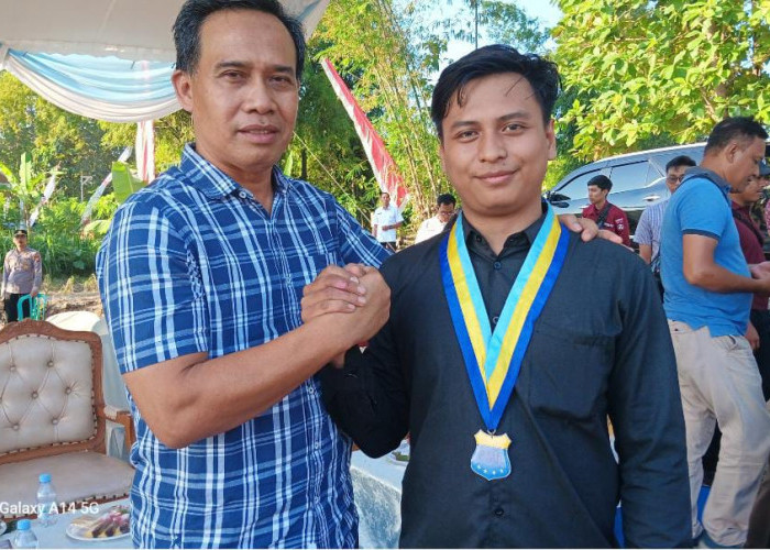 Kasat Intel Polres Bojonegoro Ajak Mahasiswa Tanam Jagung