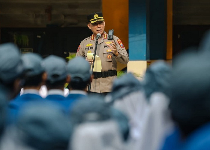 Cegah Bullying, di Dunia Pendidikan, Wakapolda Jatim Sosialisasikan Polisi Jogo Sekolah di SMAN 15 Surabaya 