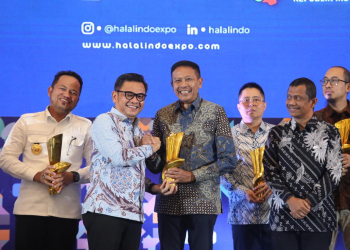 Kota Malang Raih Penghargaan Indonesia Halal Award Tingkat Nasional dari Kementerian Perindustrian