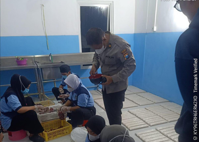 Pastikan Program MBG Sesuai Standar, Polres Ngawi Rutin Cek SPPG Polri 