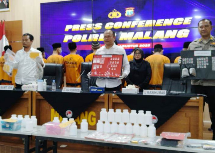 Satreskoba Polres Malang Tangkap 13 Pengedar, Sita Ribuan Butir Pil Berbahaya