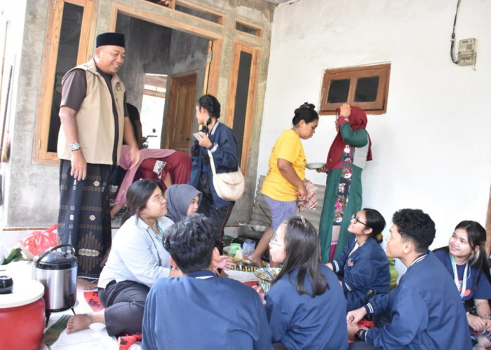 Ribuan Warga Situbondo Patungan Siapkan Nasi Gulung untuk 120 Ribu Jemaah Haul Masyayikh Nusantara