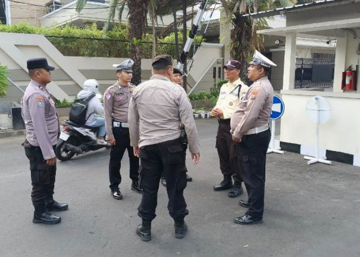 Polsek Wonocolo Patroli Dialogis Jaga Kondusifitas, Tingkatkan Kewaspadaan Masyarakat Surabaya